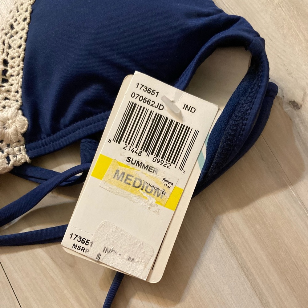 Lucky Brand, Women’s Navy Blue Crochet Bikini Top, Size m - Picture 2 of 2